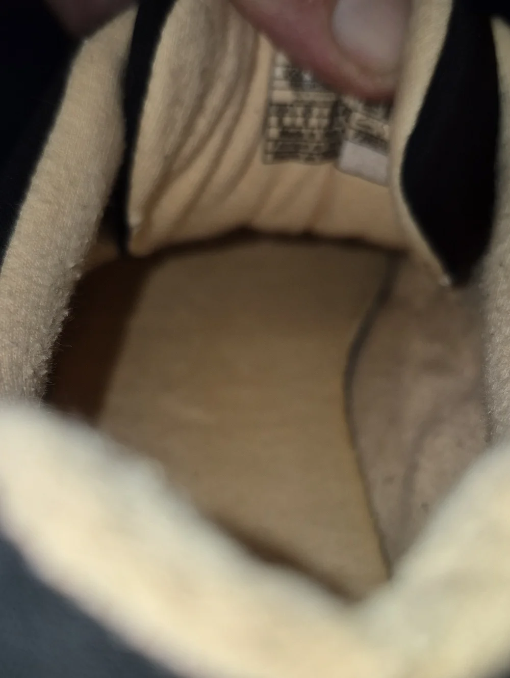 UGG